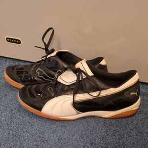 Puma Black and White Athletic Shoes